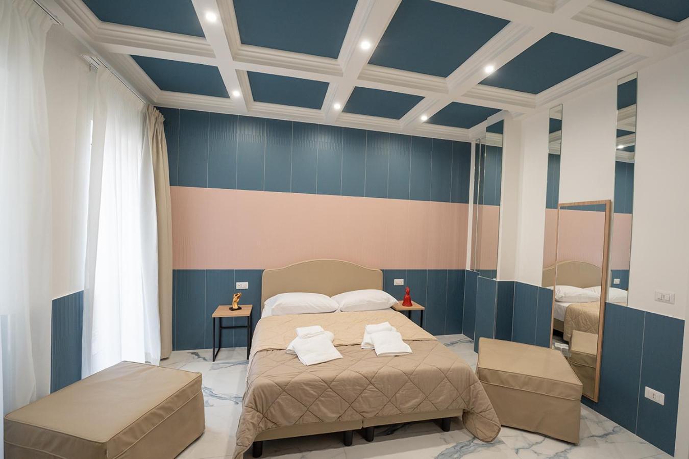 Готель P.C. Boutique Medina H. Napoli Centro, By Clapa Group Екстер'єр фото